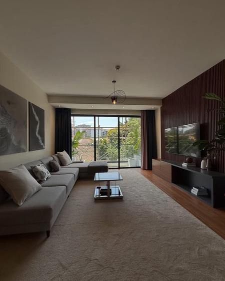 3 Bed Apartment with En Suite in Riverside
