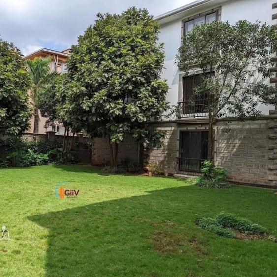 3 bed apartment with staff quarters in state house