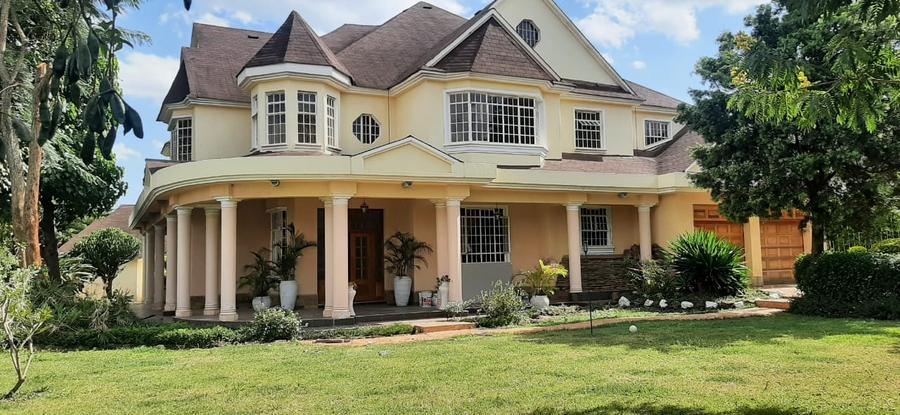 5 Bed House with En Suite in Runda