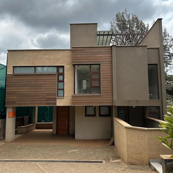 4 Bed Townhouse with En Suite in Lavington 4 Bed Townhouse with En Suite in Lavington
