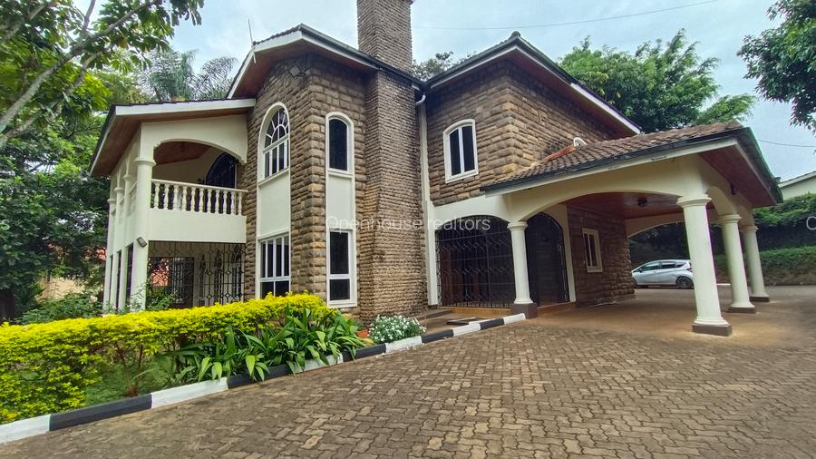 4 Bed House with En Suite in Hill View