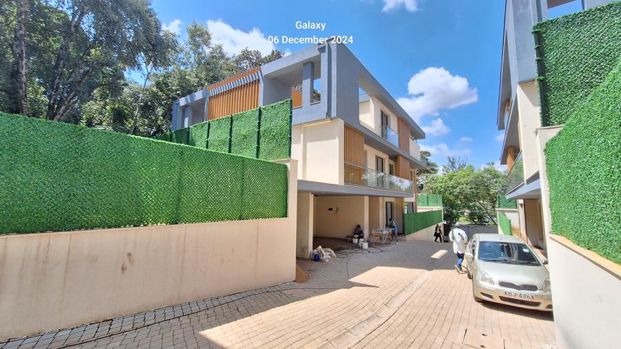 5 Bed Townhouse with En Suite at Off Chalbi Road