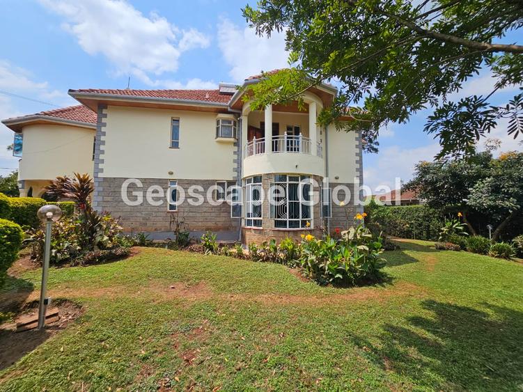 5 Bed House with En Suite in Runda