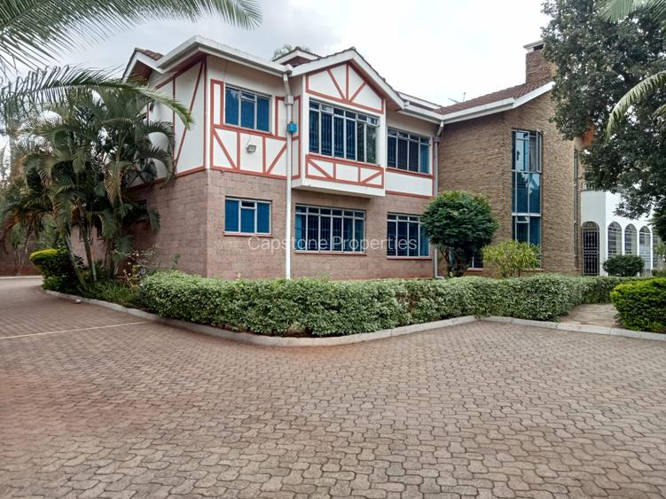 5 Bed House with En Suite in Runda