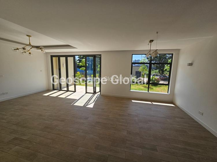 4 Bed Apartment with En Suite in Rosslyn