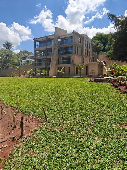 6 Bed House with En Suite in Nyari 6 Bed House with En Suite in Nyari