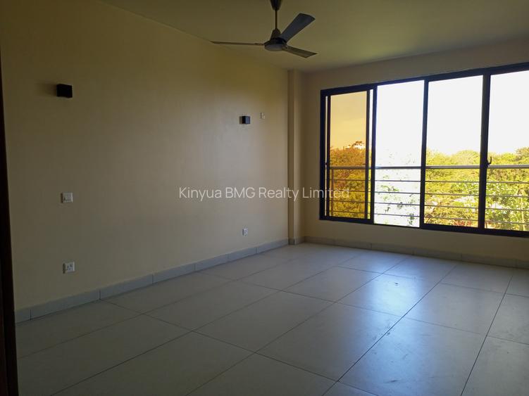 Serviced 4 Bed Apartment with En Suite at Beach Road