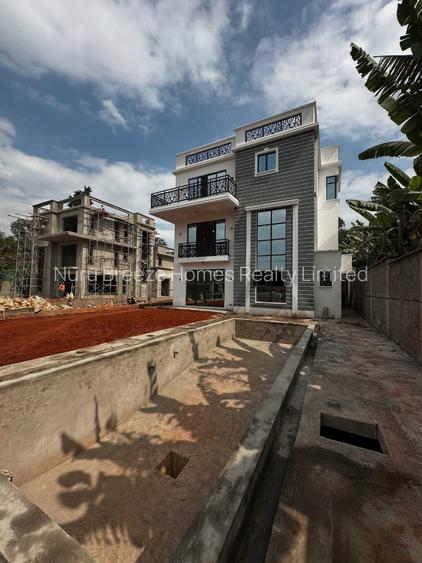 5 Bed Townhouse with En Suite in Lavington