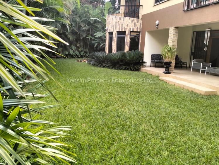 5 Bed Townhouse with En Suite in Kyuna