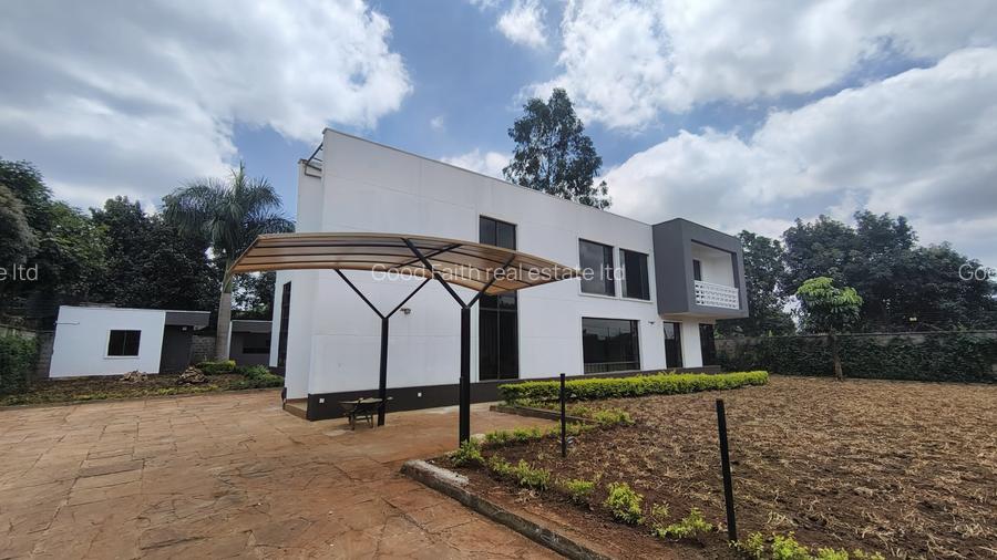 5 Bed House with En Suite in Runda