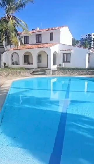 3 Bed Villa with En Suite at Nyali 3 Bed Villa with En Suite at Nyali