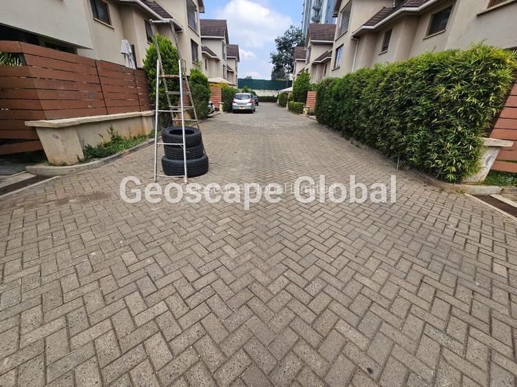 5 Bed Townhouse with En Suite in Lavington