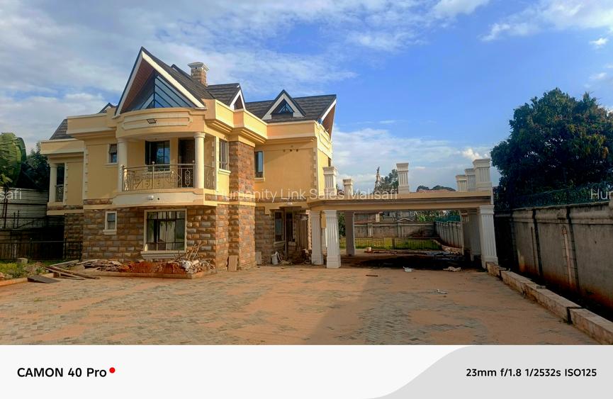 5 Bed Villa with En Suite at Safari Park Avenue