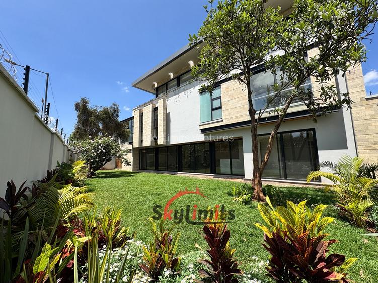 5 Bed Villa with En Suite at Spring Valley