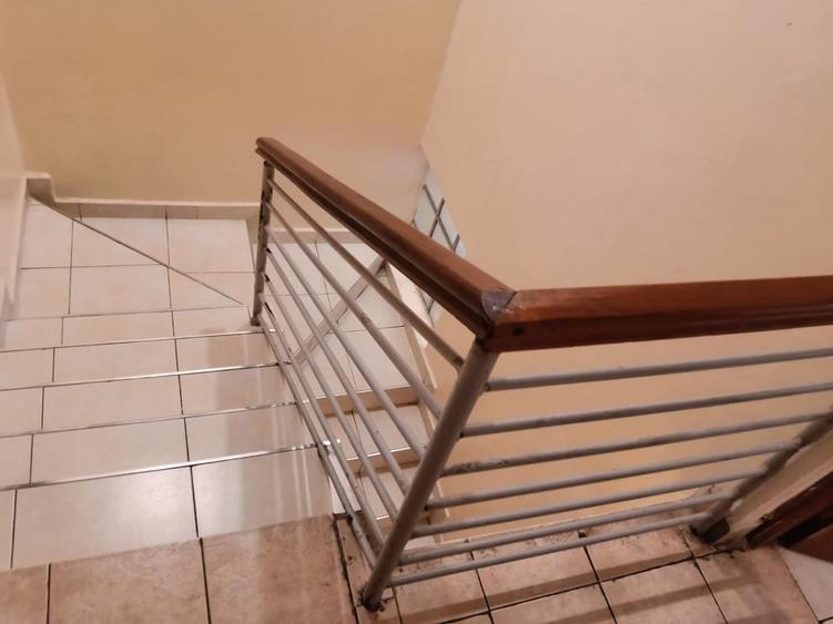 4 Bed House with En Suite in Donholm - Mehr