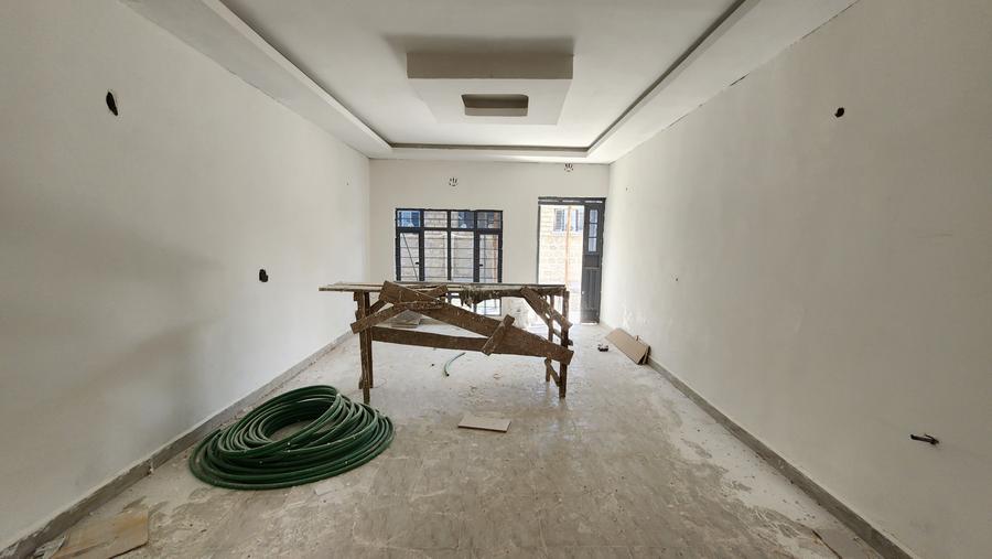 4 Bed House with En Suite at Matasia - Bild 4
