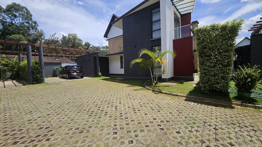 4 Bed Townhouse with En Suite in Ridgeways - Widok 4