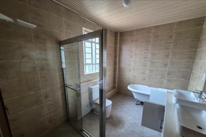 4 Bed House with En Suite in Runda - Vista 5