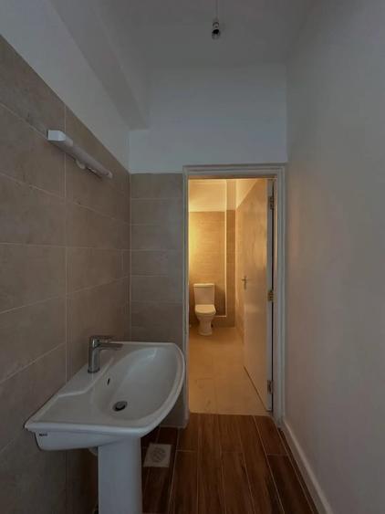 2 Bed Apartment with En Suite in Lavington - Widok 6