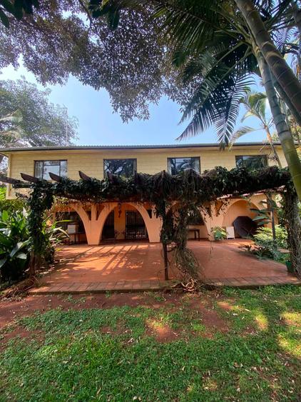 5 Bed House with En Suite in Lavington - Vista 3