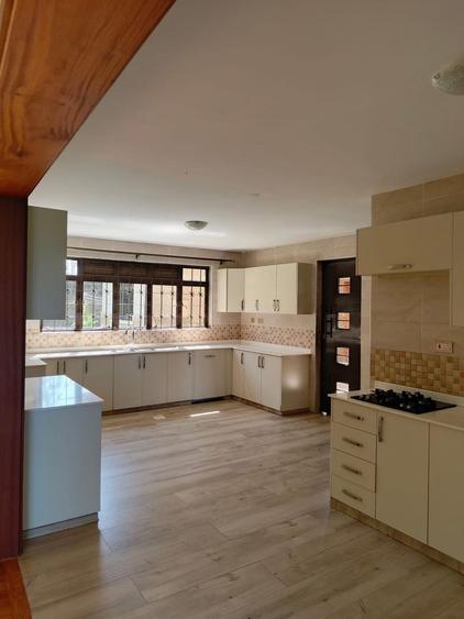 4 Bed Townhouse with En Suite in Runda - Widok 3