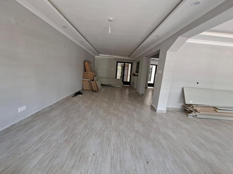 4 Bed Townhouse with En Suite in Westlands Area - Ansicht 2
