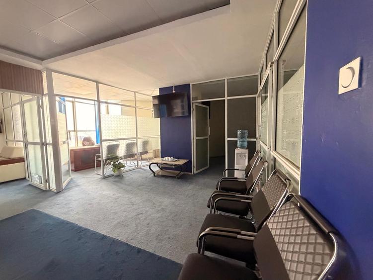 Office with Backup Generator in Upper Hill - Widok 5