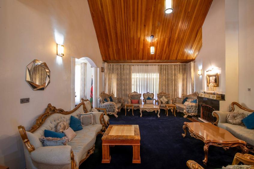 5 Bed House in Runda - Aanzicht 2