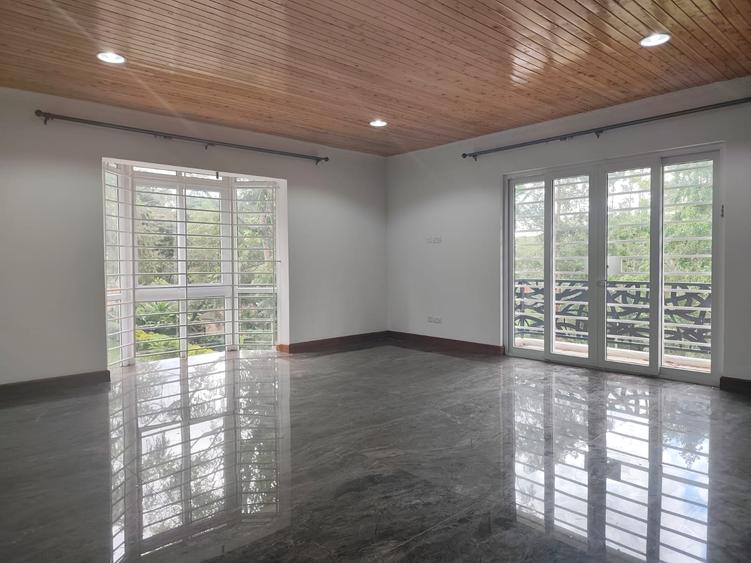 6 Bed Townhouse with Backup Generator in Rosslyn - Mehr