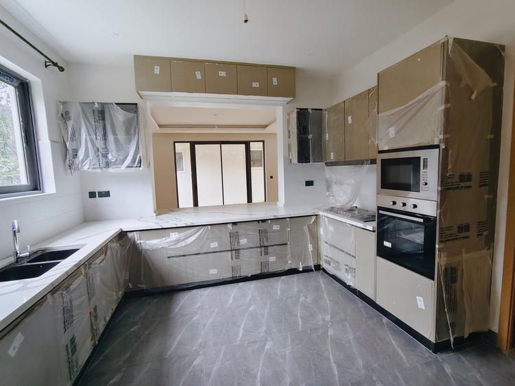 6 Bed Villa with En Suite in Lavington - Más