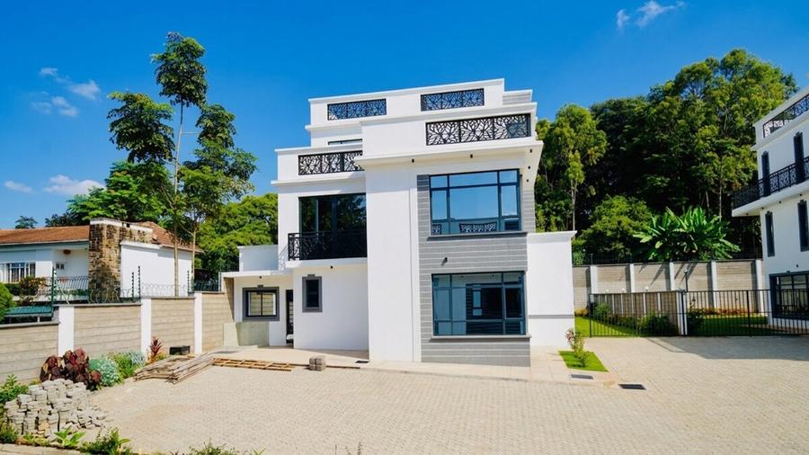 5 Bed Villa with En Suite at 2026-377