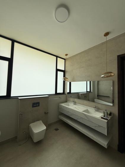 5 Bed House with En Suite in Nyari - Aanzicht 6