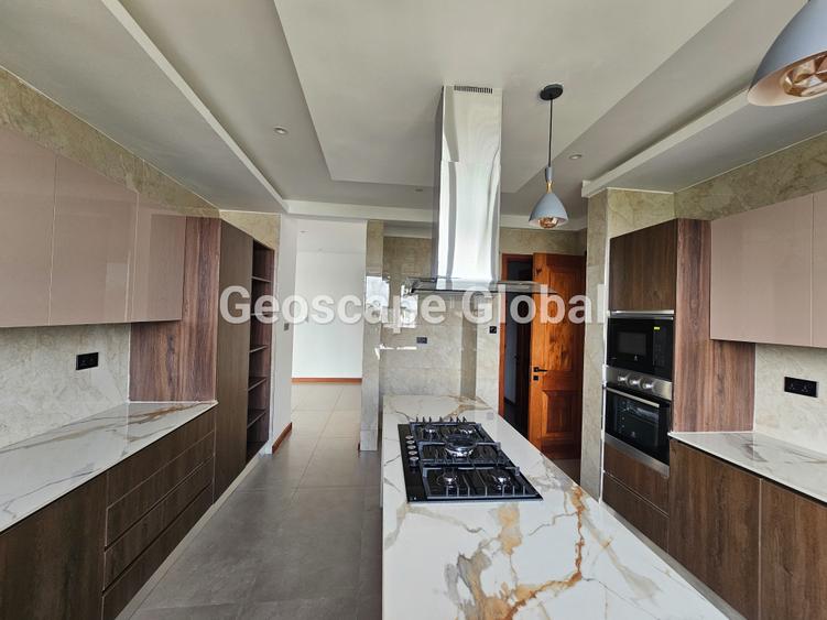 4 Bed Apartment with En Suite in Riverside - Widok 2