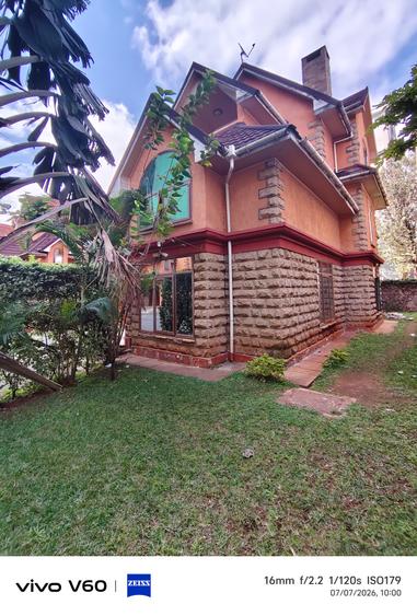 5 Bed Villa with En Suite in Lavington - Widok 2