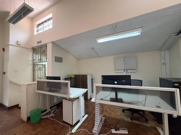 0.5 ac Commercial Property with Backup Generator in Gigiri – pohled 3