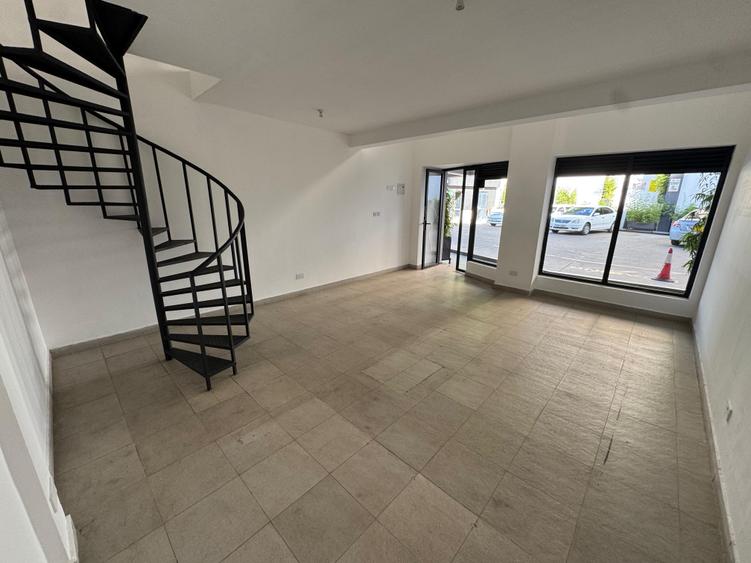 Commercial Property with Backup Generator at 1St Parklands - Widok 5