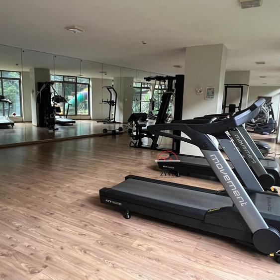 3 Bed Apartment with En Suite at Sixth Parklands Avenue - Bild 2