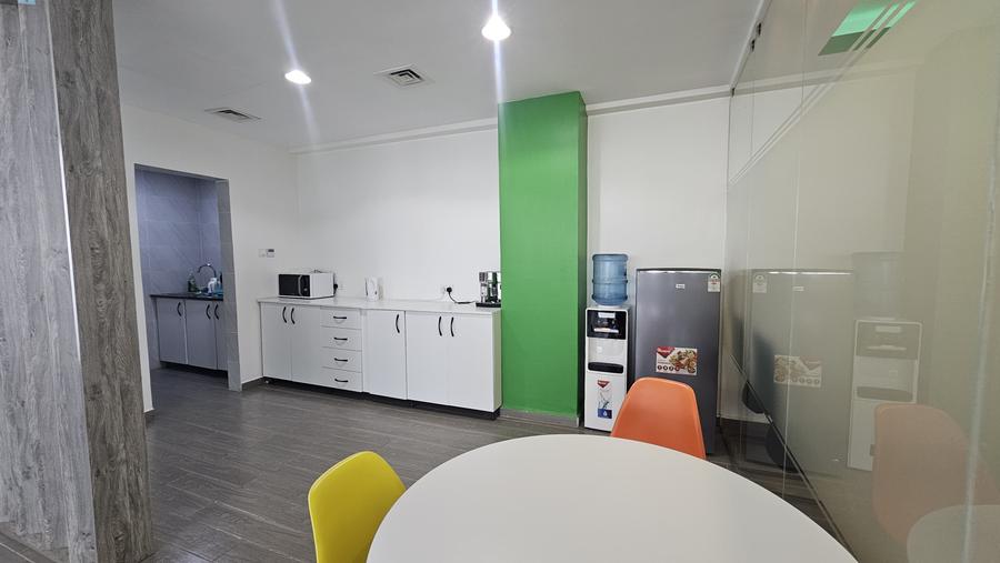 2,021 ft² Commercial Property with Service Charge Included at Upper Hill Area – pohled 4