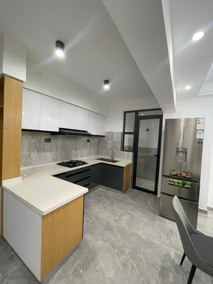 2 Bed Apartment with En Suite in Lavington - Widok 6