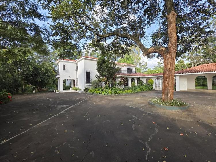 5 Bed Villa with En Suite in Muthaiga - Bild 2