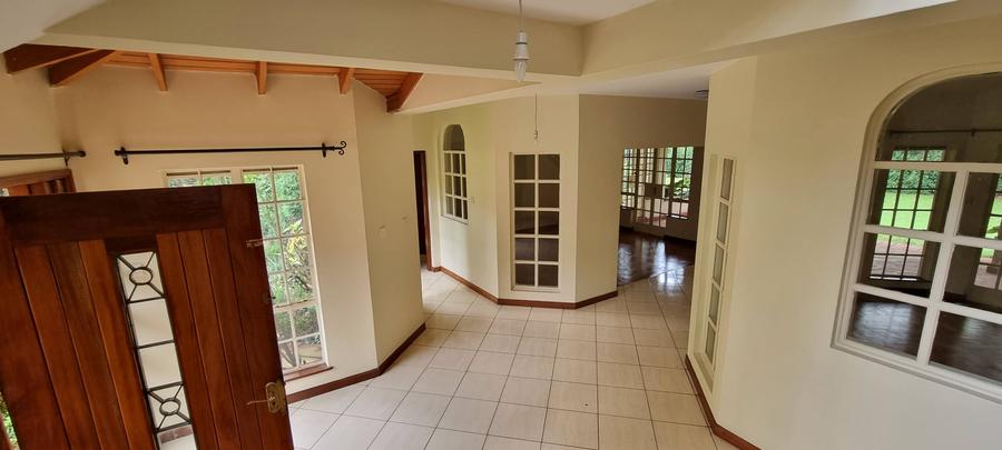 5 Bed Townhouse with En Suite at Lone Tree - Aanzicht 3