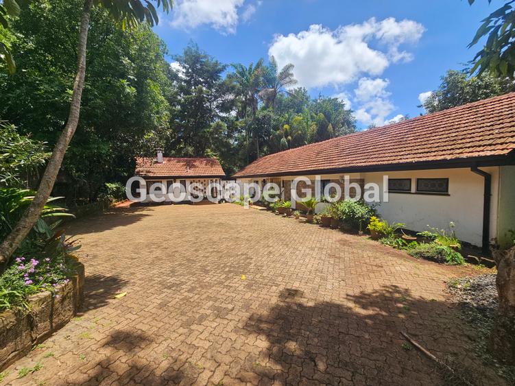 4 Bed House with En Suite in Loresho - Aanzicht 4