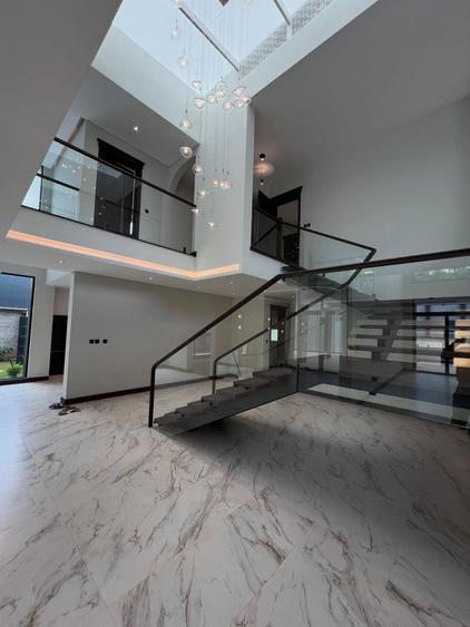 6 Bed House with En Suite in Nyari - Vista 3