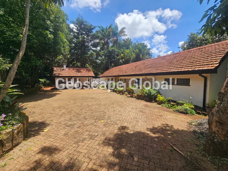 4 Bed House with En Suite in Loresho - Aanzicht 3