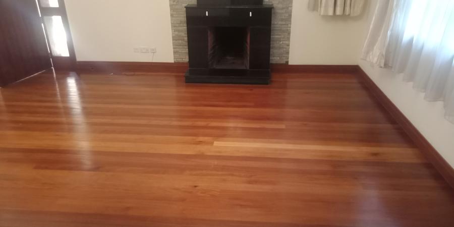 5 Bed Townhouse with En Suite in Lavington – pohled 5