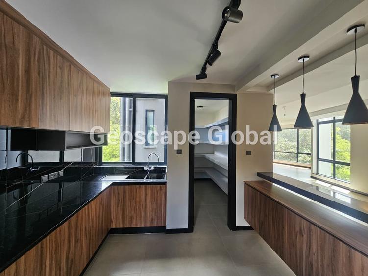 5 Bed Apartment with En Suite in General Mathenge - Vista 2