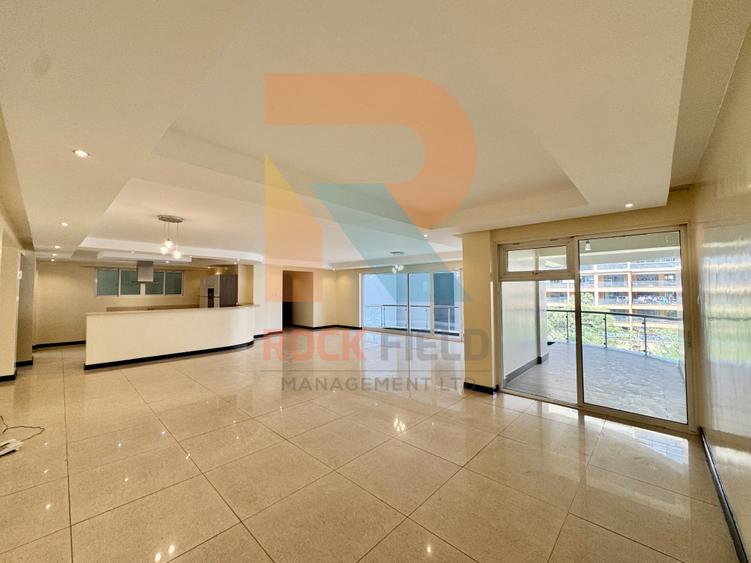 3 Bed Apartment with En Suite in Riverside - Meer