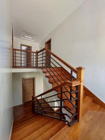 5 Bed Townhouse with En Suite in Lavington - Aanzicht 6
