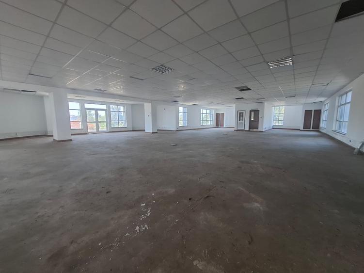 2,000 ft² Office with Service Charge Included in Westlands Area - Vista 5