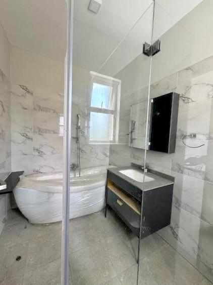 3 Bed Apartment with En Suite in Riverside - Więcej